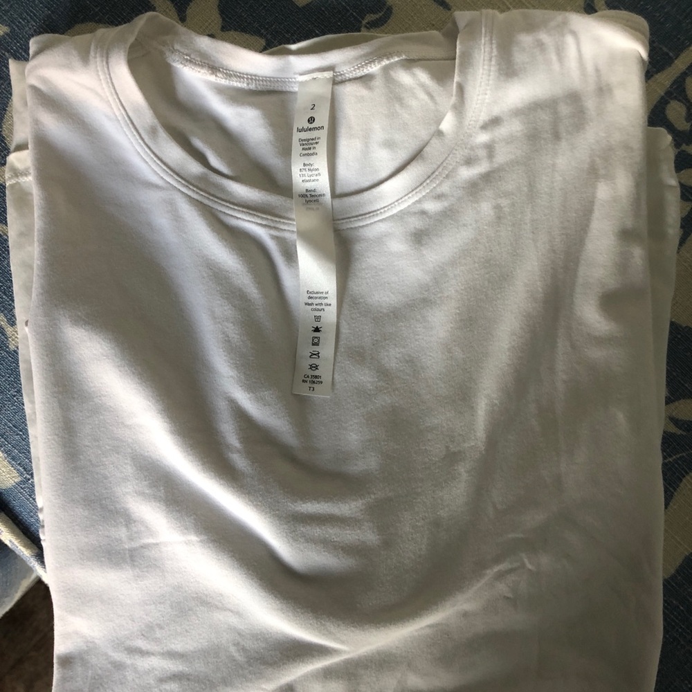 Lululemon long sleeves flowing white top